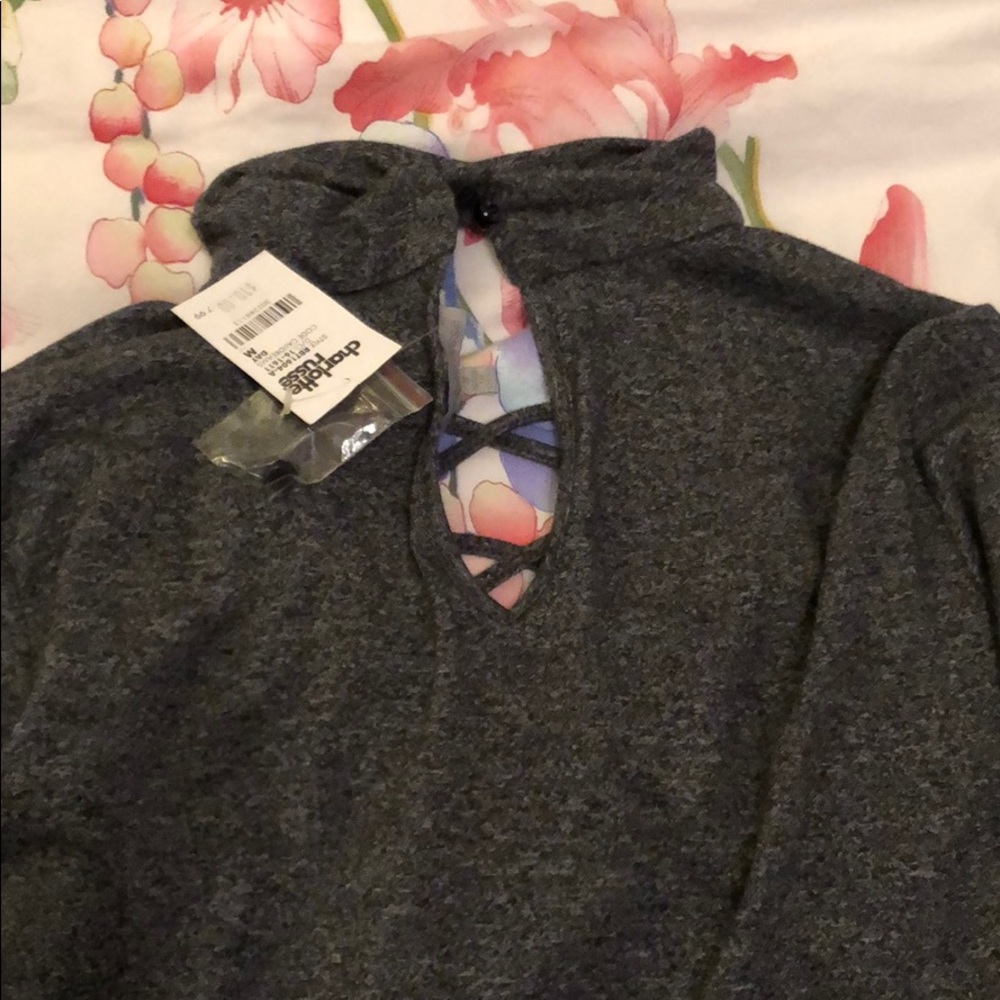 Top - Picture 3 of 4